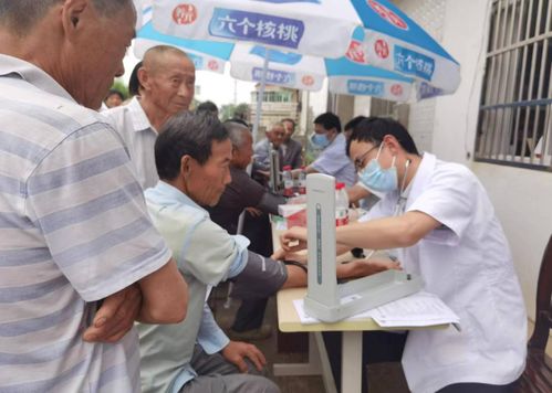 關愛銀齡健康，桐城市新渡鎮啟動老年健康宣傳周暨體檢服務平臺推廣活動